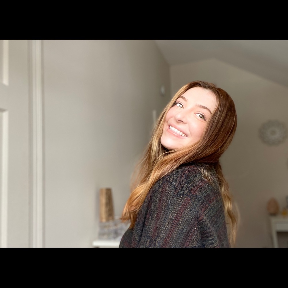 Meet your Posher, Ava